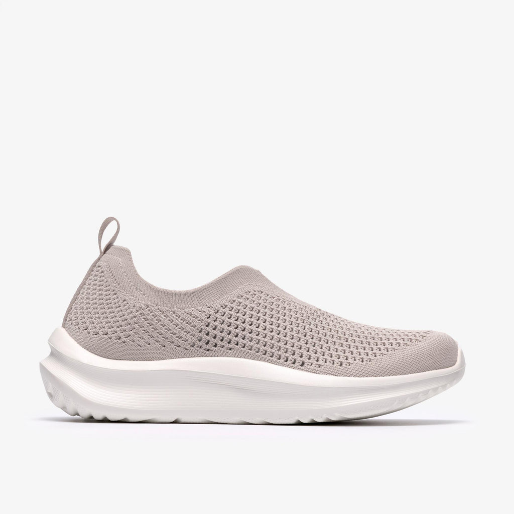 Walk on Clouds All Day – Solevana Breathable Knit Sneakers 👟
